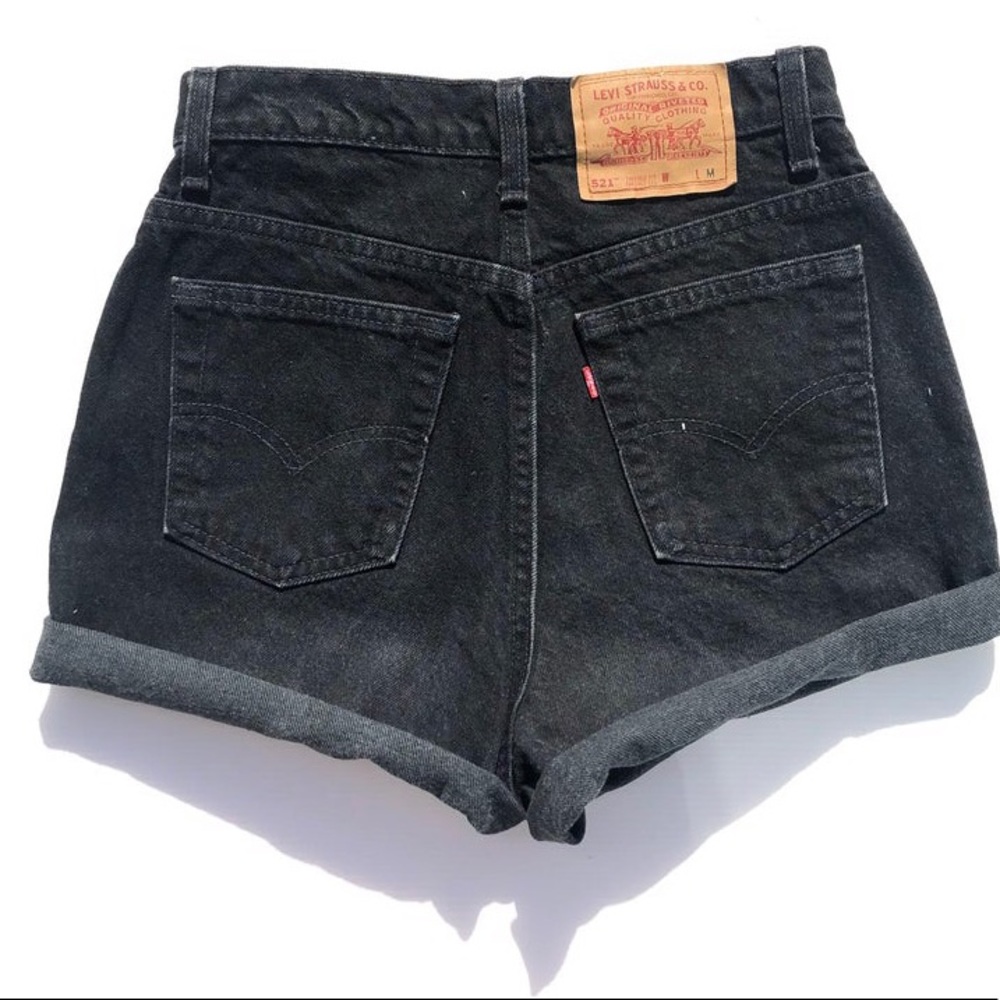 Vintage High Waisted Black Levi Shorts - (M-XXL)